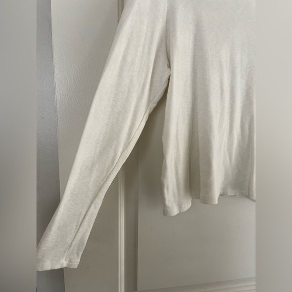 Express White/Cream Long Sleeve Top - Picture 2 of 4